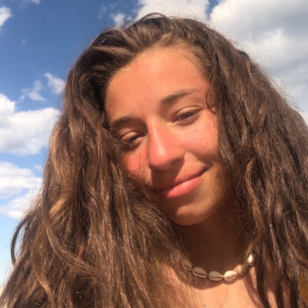 Meet your Posher, Alexis